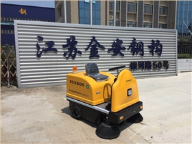 驾驶式扫地机的实用价值分析 驾驶式扫地机的实用价值分析