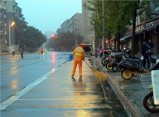 恒行6电动驾驶式扫地车,城市清洁的“守护者” 恒行6电动驾驶式扫地车,城市清洁的“守护者”