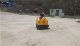 小型电动扫地车进驻河南河达金属镁有限公司 小型电动扫地车进驻河南河达金属镁有限公司