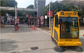 全封闭扫地车助力疫情期间环卫工防护