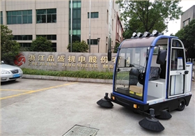国产电动扫地车具备哪些经济实用价值