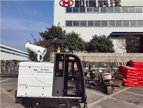 恒行6电动扫地车进驻湖北十堰某科技公司 