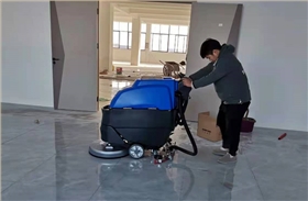 手推式洗地机580交付东莞某展览器材公司