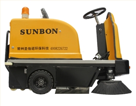 小型清扫吸尘车