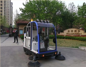 小型清扫车价格多少，优点有哪些