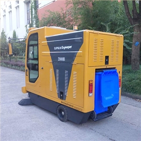 马路扫地车