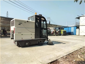 环卫道路清扫车，不可或缺的城市环境利器！