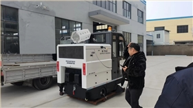 驾驶式清扫车