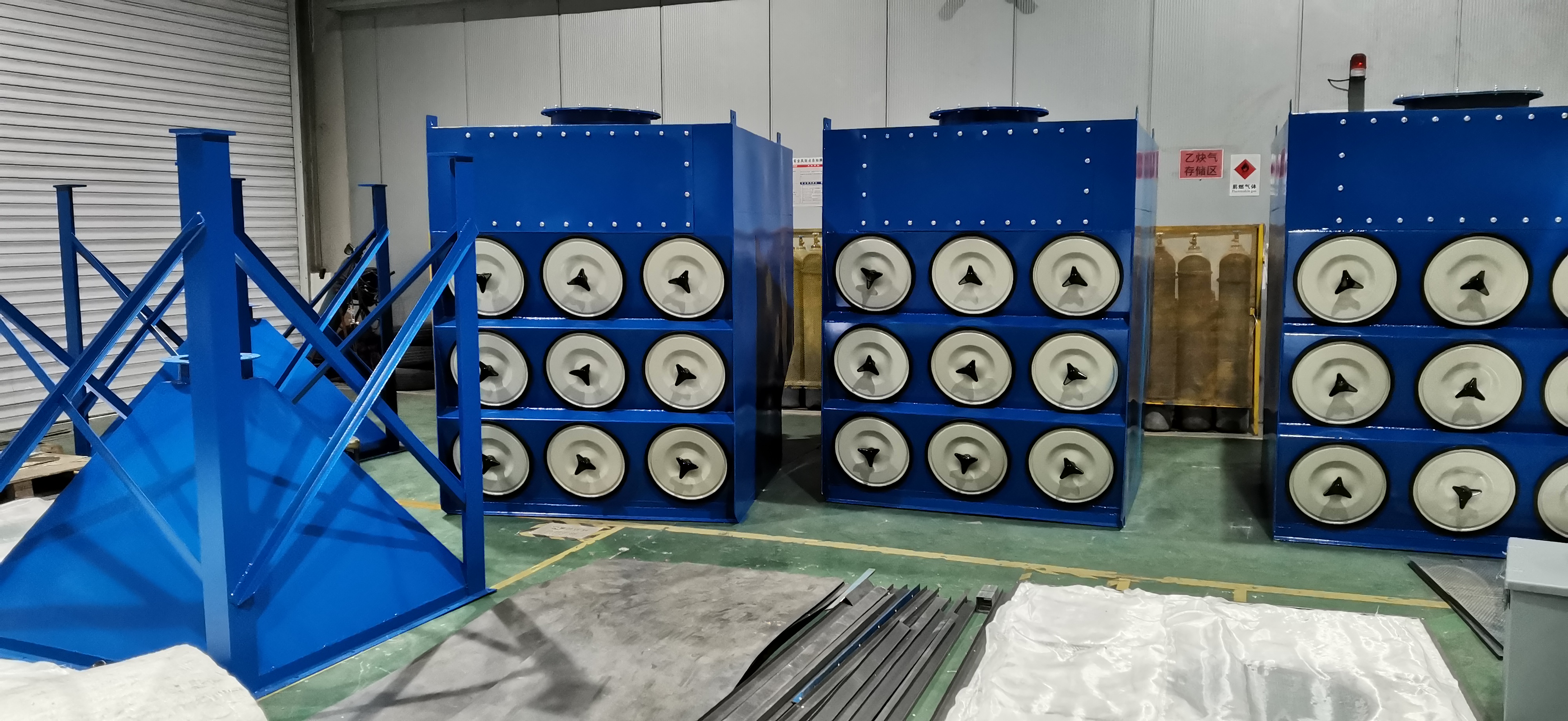 LFHY-2000移动式滤筒除尘器的工作原理