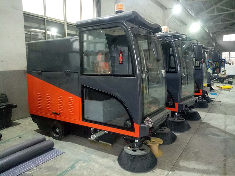 恒行6电动扫地车