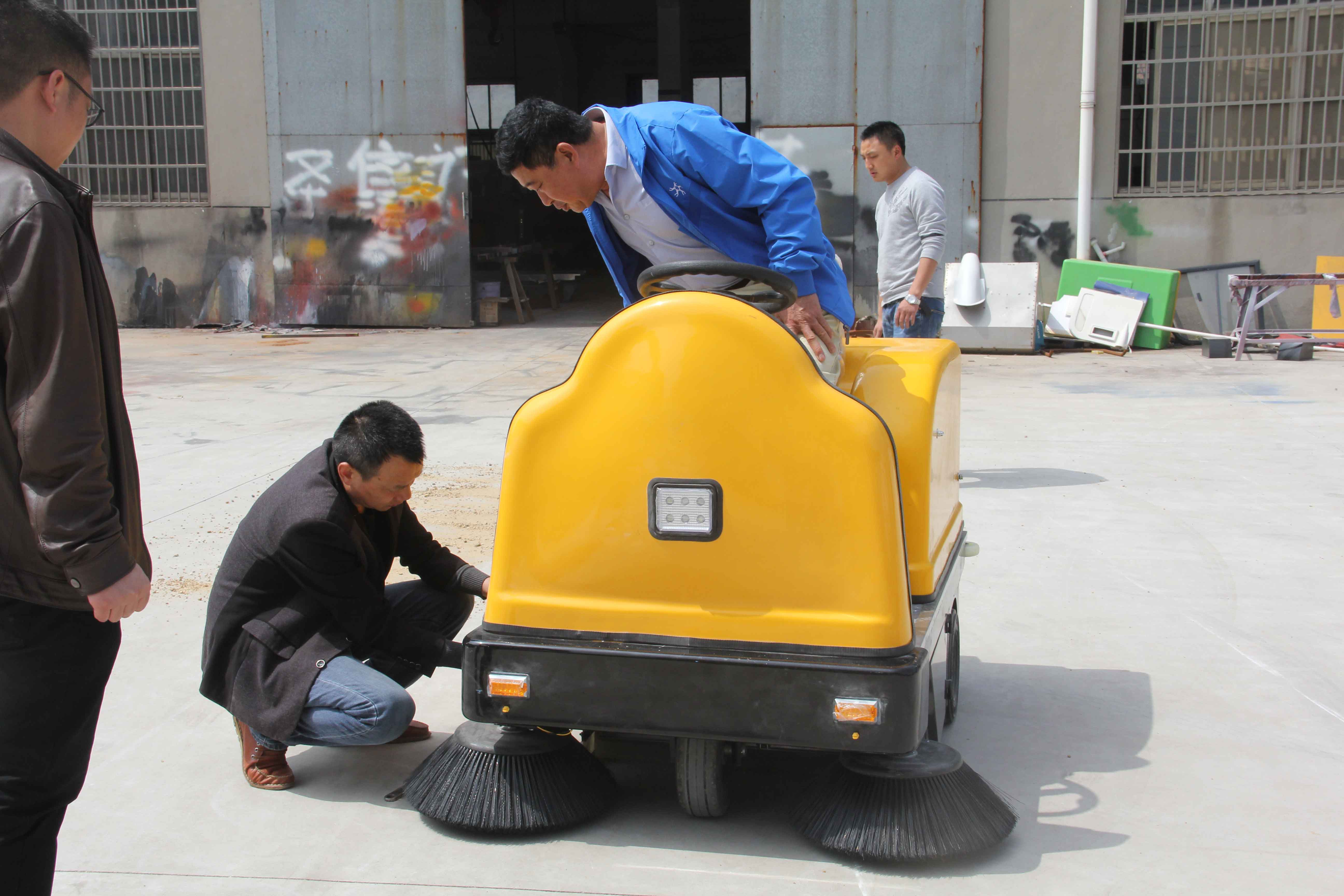 工厂扫地机在冬季如何保养? 工厂扫地机在冬季如何保养?