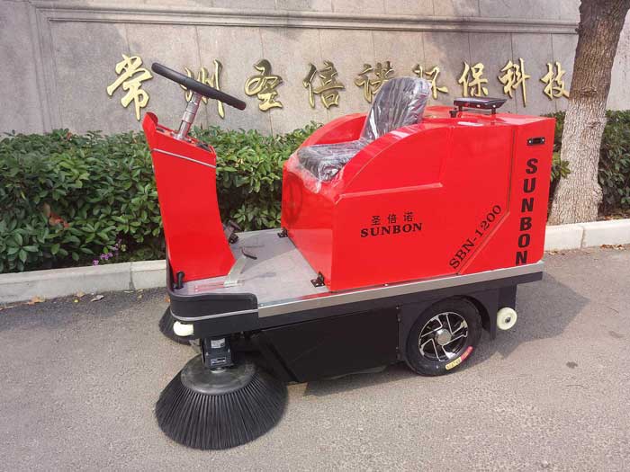 扫地车厂家解密底盘保养的重要性 扫地车厂家解密底盘保养的重要性