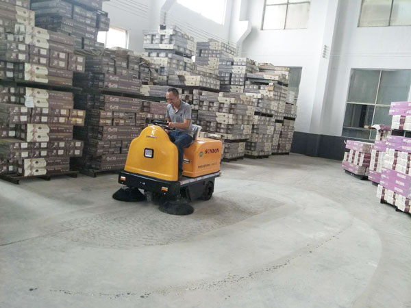 驾驶式扫地车的清扫原理是什么? 驾驶式扫地车的清扫原理是什么?