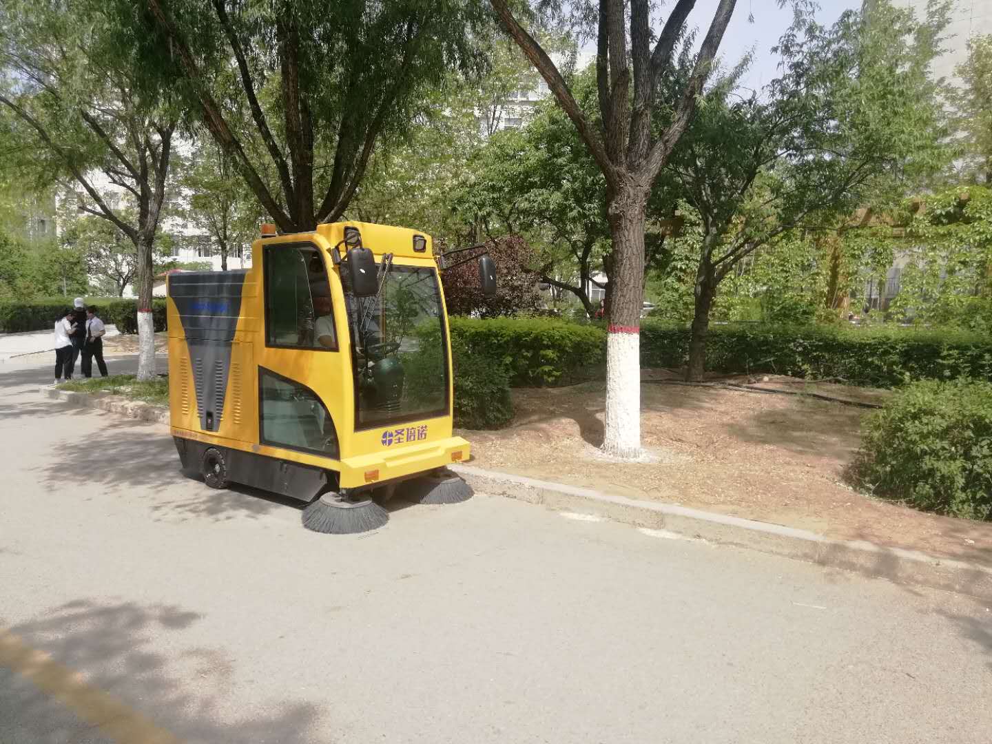 电动扫地车优势明显深受全国各地客户青睐 电动扫地车优势明显深受全国各地客户青睐