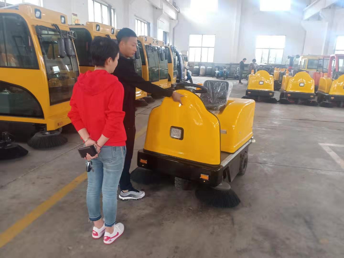 南京某机械厂采购电动扫地车 南京某机械厂采购电动扫地车