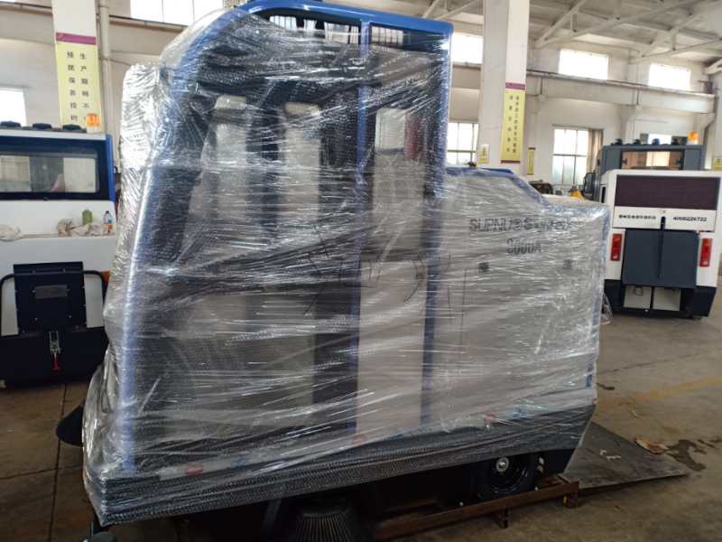 河北唐山红木家具厂采购恒行62000A驾驶式电动扫地车