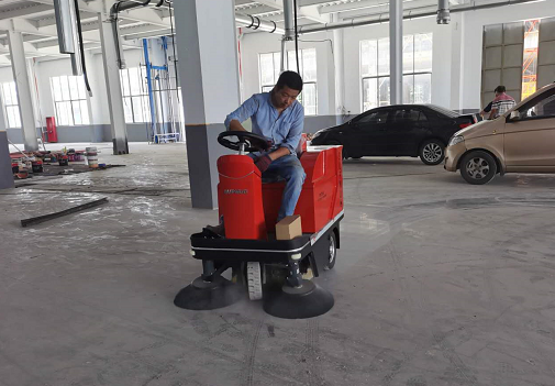 东莞某家具厂采购小型电动扫地机案例