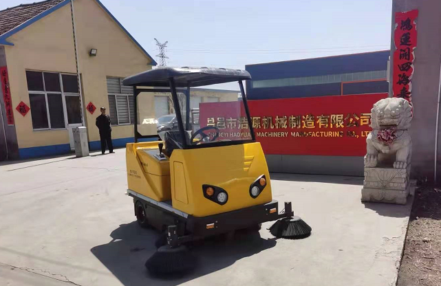 小型道路清扫车让清洁更轻松