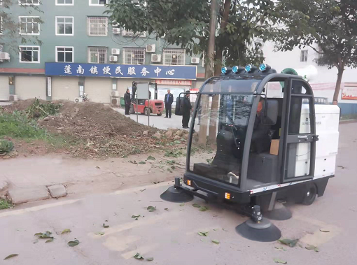 电动清扫车可以更好地帮助恒行6完成清洁工作