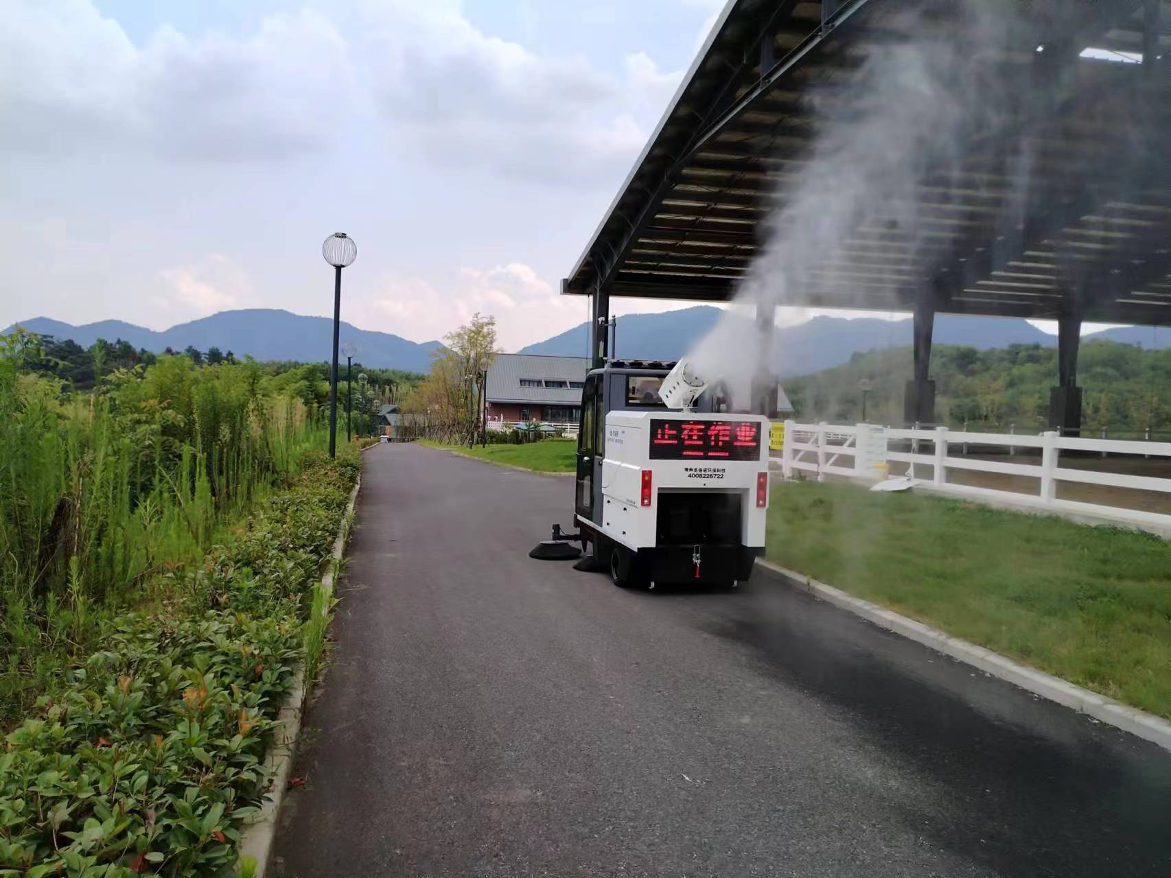 一台多功能电动扫地车，相当于拥有几台设备