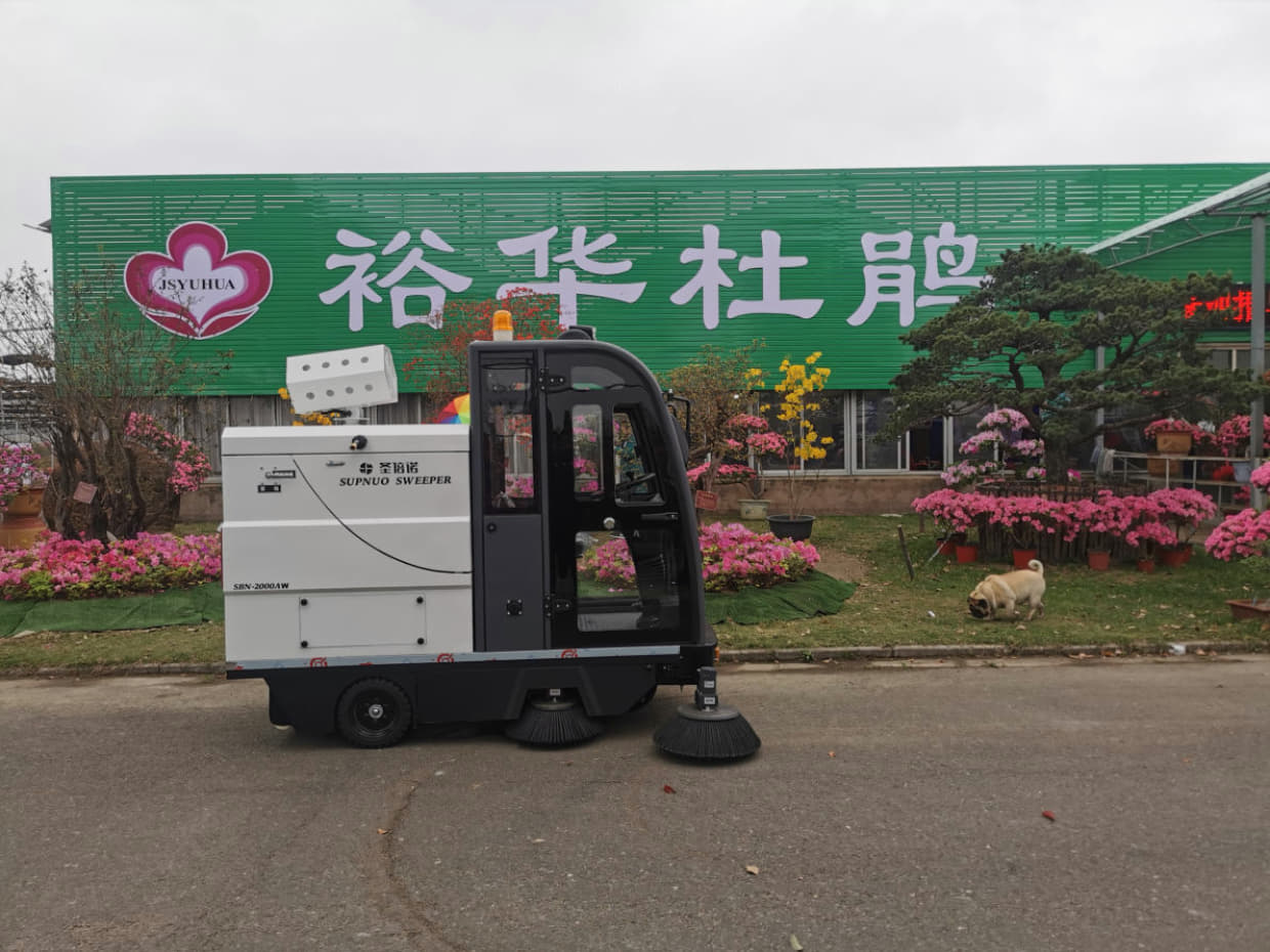 驾驶式扫地机的优势