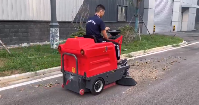 小型车间仓库清扫机
