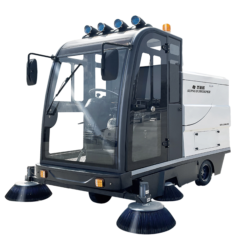 小型清扫车